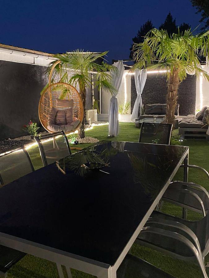 Maison de vacances pour 2 personnes, avec Jacuzzi et Terrasse ainsi que Jardin et Sauna à Goussainville