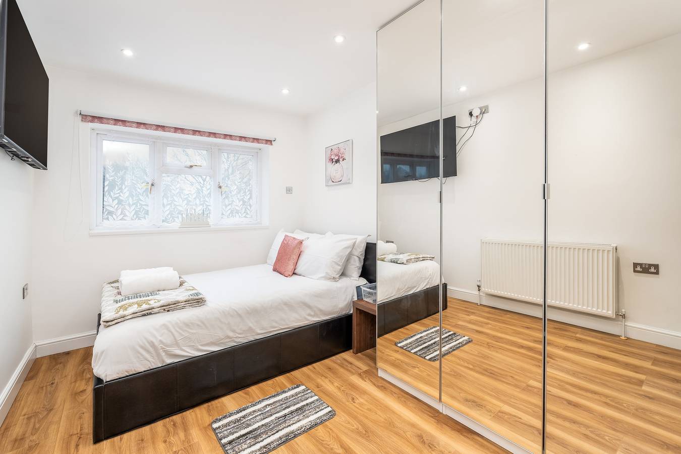 Family Friendly, Cosy 3 bed Home - Pass the Keys in Hertfordshire