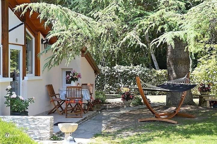 Gîte pour 2 personnes, avec jardin ainsi que jacuzzi et terrasse