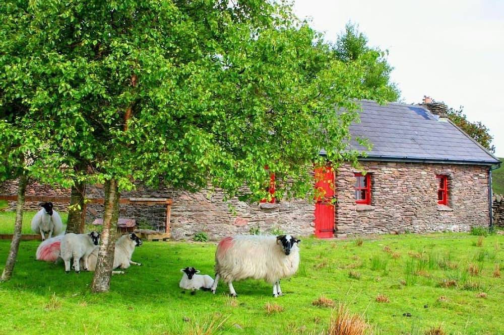Schaffarm-Cottages in der Nähe des Rings von Kerry mit tollem Blick in Caragh, County Kerry