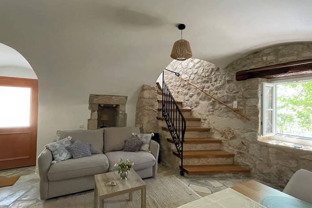 Entire apartment, Quiet stone house in the heart of one of France's \"most beautiful villages\". in La Garde-Adhémar, Nyons region