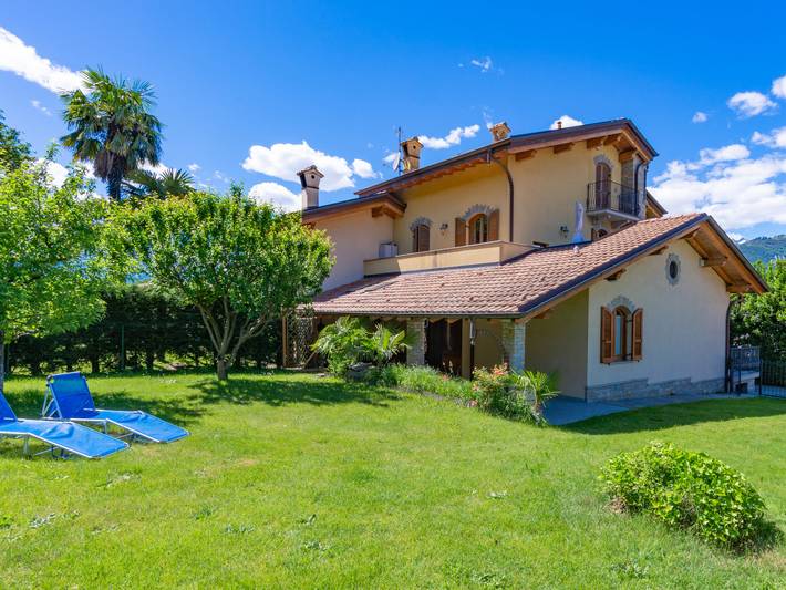 Ferienwohnung für 5 Personen, mit Balkon und Terrasse sowie Garten in Colico