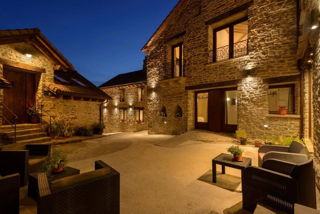 Os Ormos Casa Rural - Apartamentos - Habitaciones in Espuéndolas, Jaca