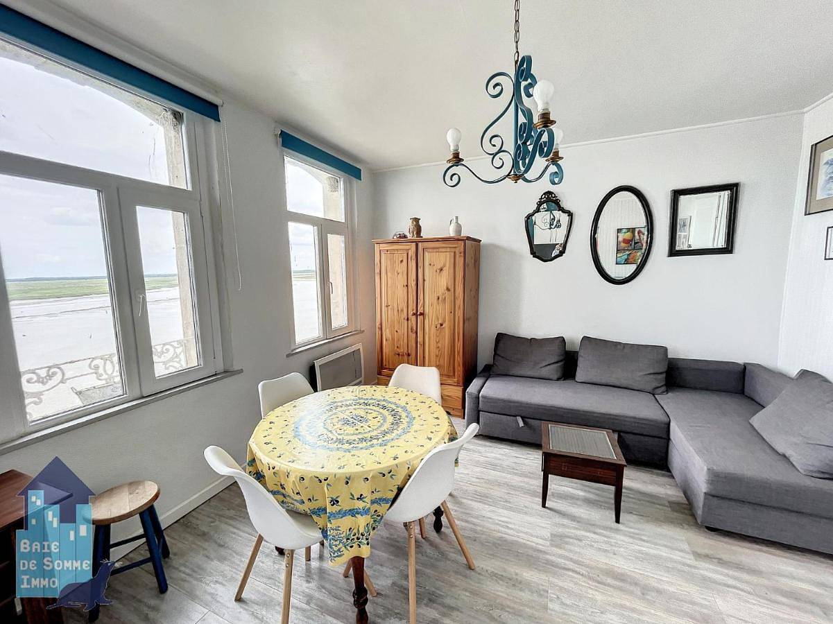 Appartement entier, One-Bedroom Apartment in Saint-Valery-sur-Somme, Région d'Abbeville