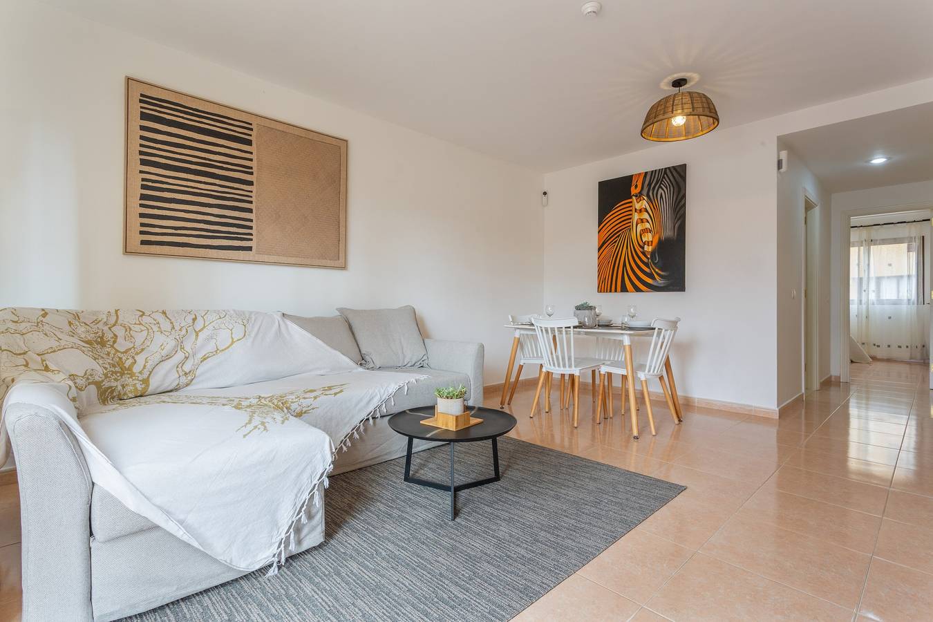 Entire apartment, Holiday Apartment 'Casa Piña Colada' with Balcony and Wi-Fi in Oasis Tamarindo, La Oliva