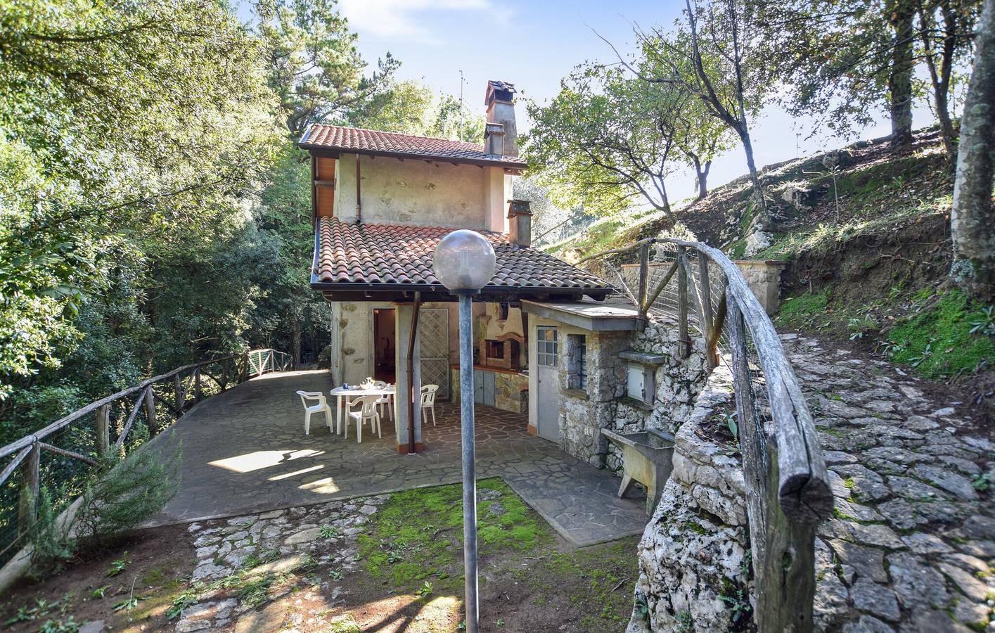 Riverside Retreat mit Garten und Gasherd - 400m bis Lucese in Camaiore, Italienische Riviera