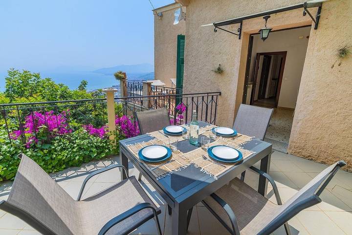 Ferienwohnung für 4 Personen, mit Balkon und Ausblick - 1
