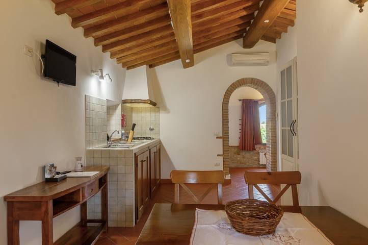 Appartamento intero, Podere Papèra - Appartamento 'Gallo Flat' con vista sulle montagne, Wi-Fi e aria condizionata in Mercatale, San Casciano in Val di Pesa
