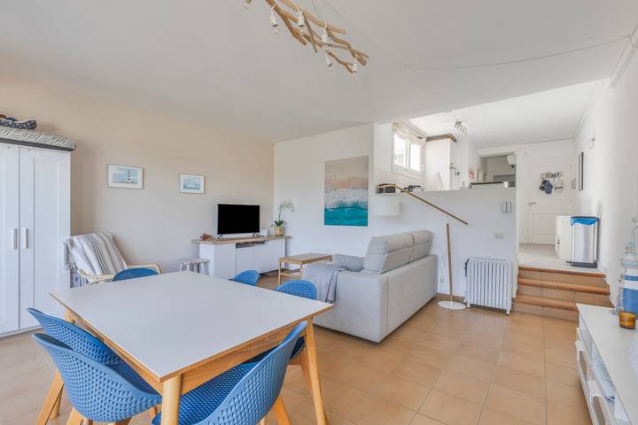 Apartamento entero, Apartamento « Bellavista I » con vistas al mar, Wi-Fi y aire acondicionado in Coves Noves, Es Mercadal