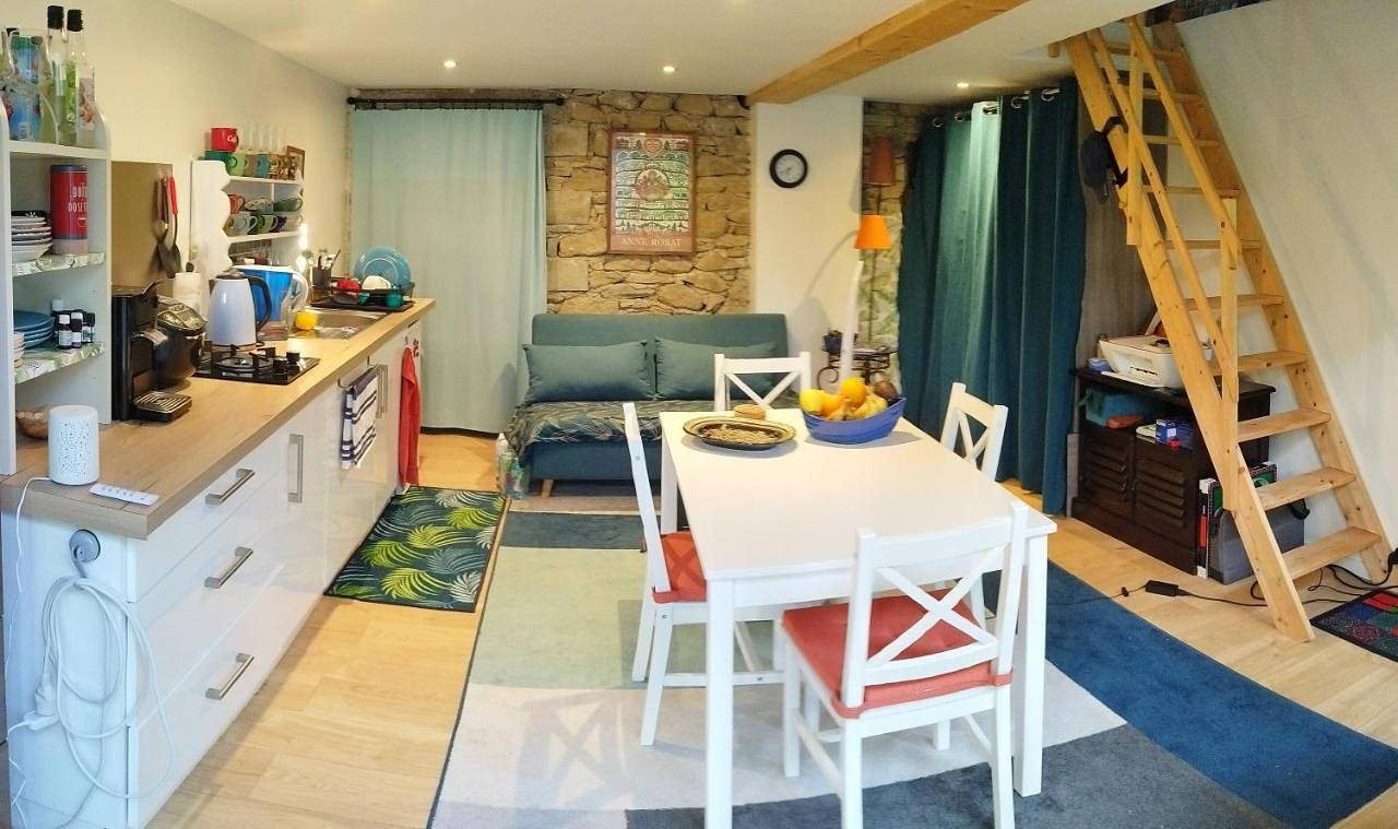 Studio with Pool View in Saint-Donat-sur-l'Herbasse, Région de Valence