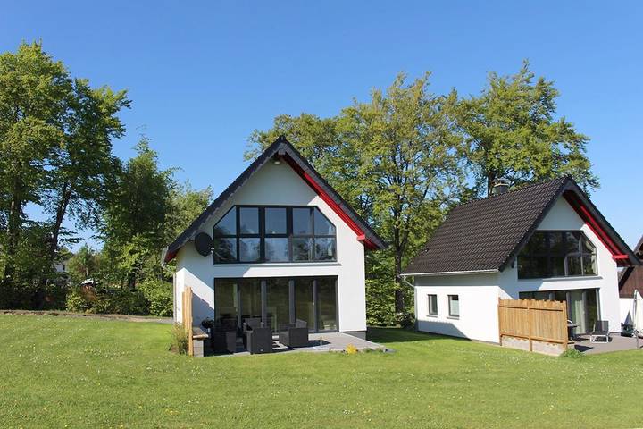 Rotes Ferienhaus, Dusche/Wc, Terrasse bis 4 Pers. in Mützenich (Monschau), Monschau