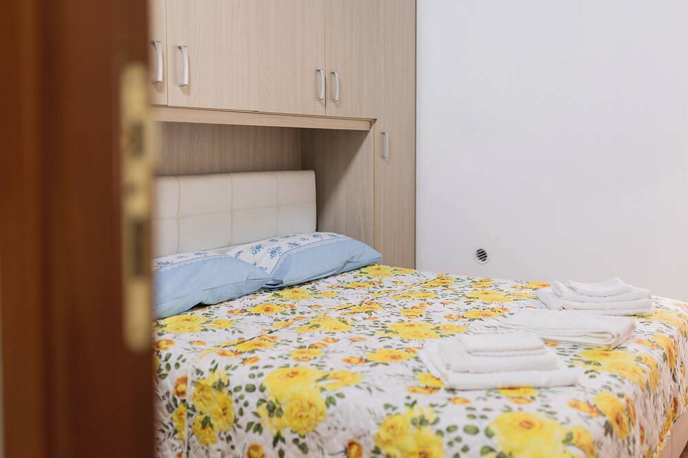 Cozy house in the center of town, minutes from nuraghi, domus and beaches in Ossi, Sassari Provinz