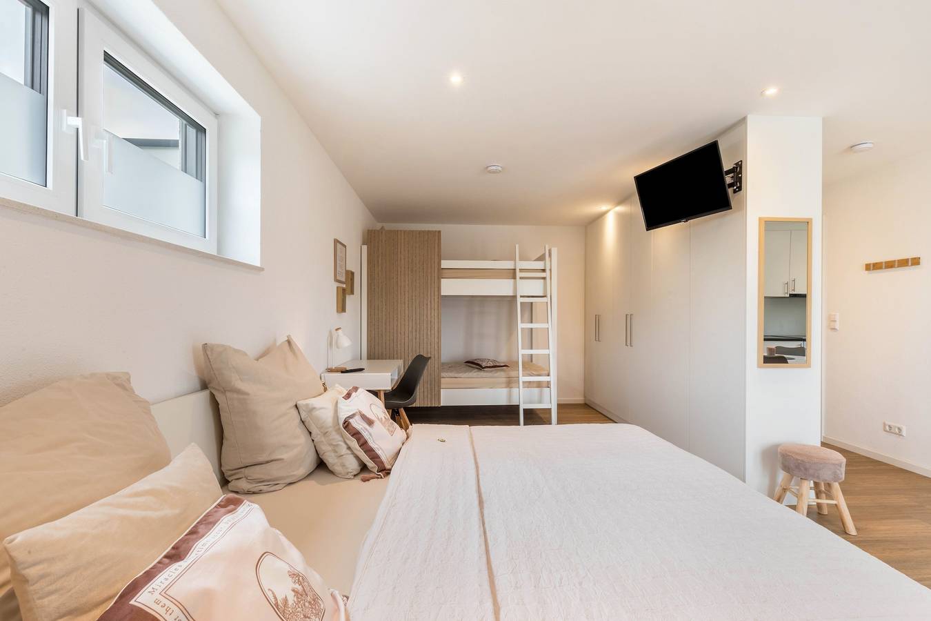 Ganze Wohnung, Familien-Apartment Fewo Parkside S2 | 8Min Legoland | Terrasse & Parkplatz in Legoland Deutschland, Günzburg