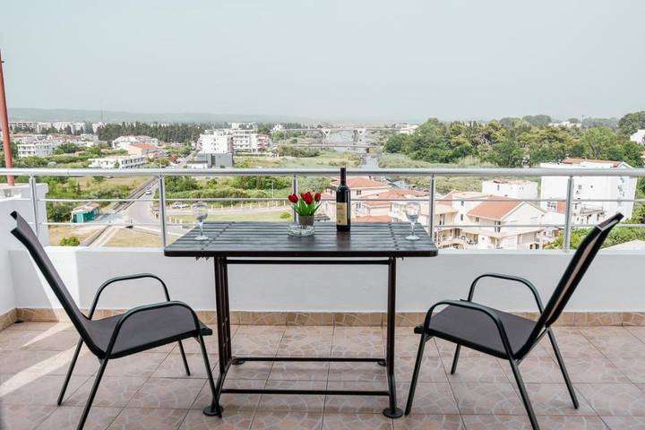 Ferienwohnung für 5 Personen, mit Balkon und Terrasse