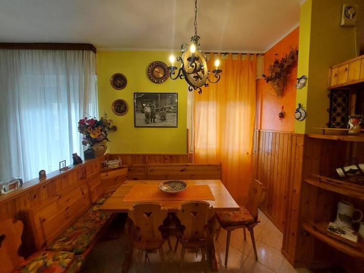 Gîte pour 5 personnes, avec balcon et vue à Sondalo