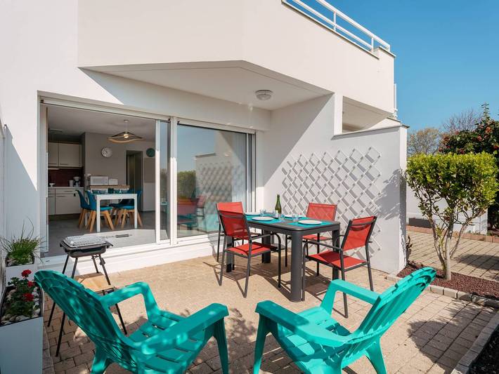 Ferienwohnung für 4 Personen, mit Balkon und Terrasse sowie Pool in Carnac