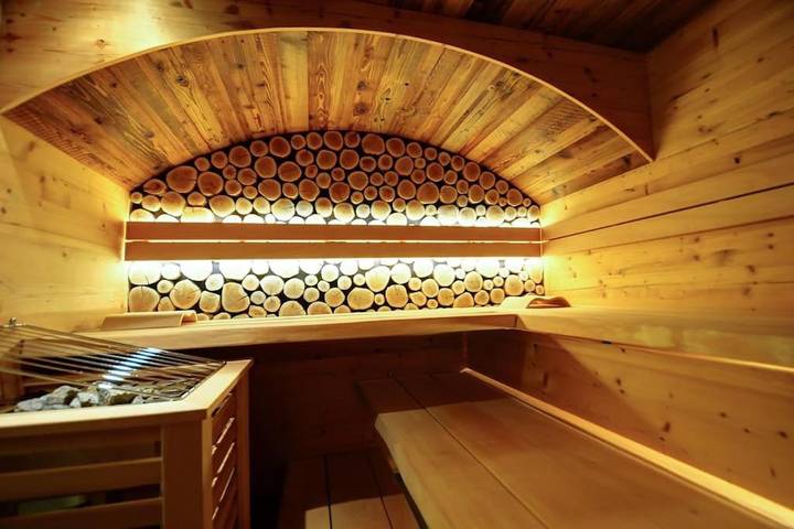 Ferienhaus für 12 Personen, mit Balkon und Terrasse sowie Pool und Sauna in Untergriesbach