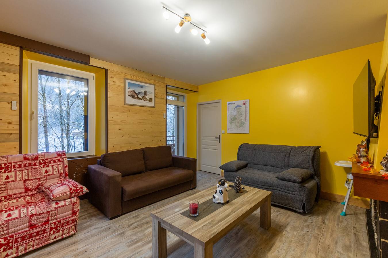 Ganze Wohnung, Appartement „Le Bouquetin“ mit Bergblick, privater Terrasse und Balkon in Glières-Val-de-Borne, Region Bonneville