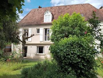 Gîte pour 9 personnes, avec jardin à Saint-Sozy