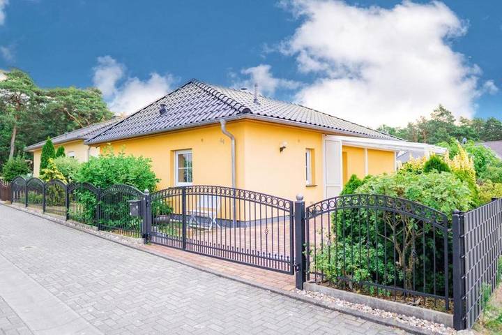 Ferienhaus für 3 Personen, mit Terrasse und Garten sowie Ausblick in Teupitz