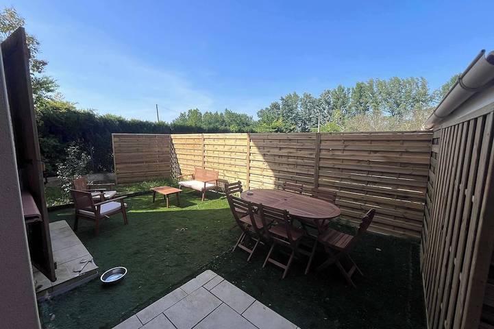 Location de vacances pour 6 personnes, avec jardin et balcon à Montrabé