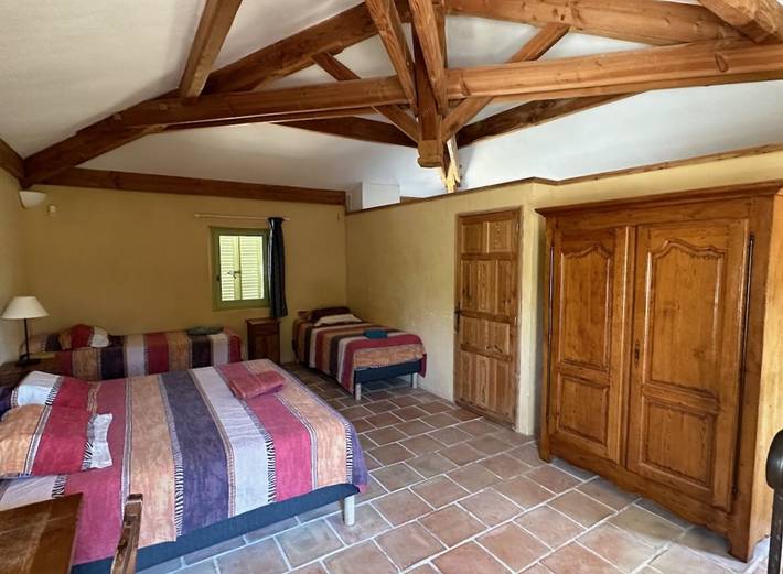 Chambre d’hôte pour 4 personnes, avec jacuzzi ainsi que piscine et jardin, animaux acceptés à Saint-Mathieu-de-Tréviers