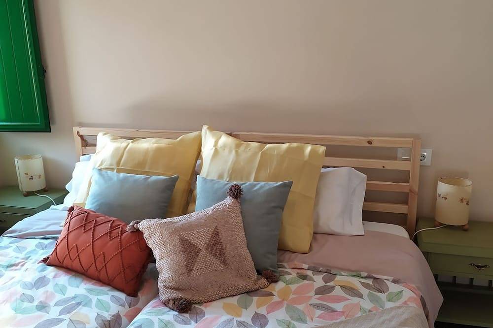 Casa Tradicional con Jardín y Vistas a la Montaña. Eco dos Teixos in Carballeda de Valdeorras, Ourense Region