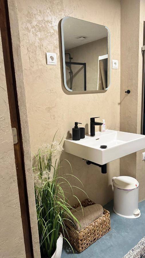Appartement entier, Newly Renovated Studio with Private Entrance in Schiedam, Hollande-Méridionale