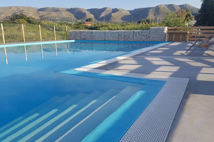 Villa pour 7 personnes, avec piscine ainsi que balcon et jardin - 1