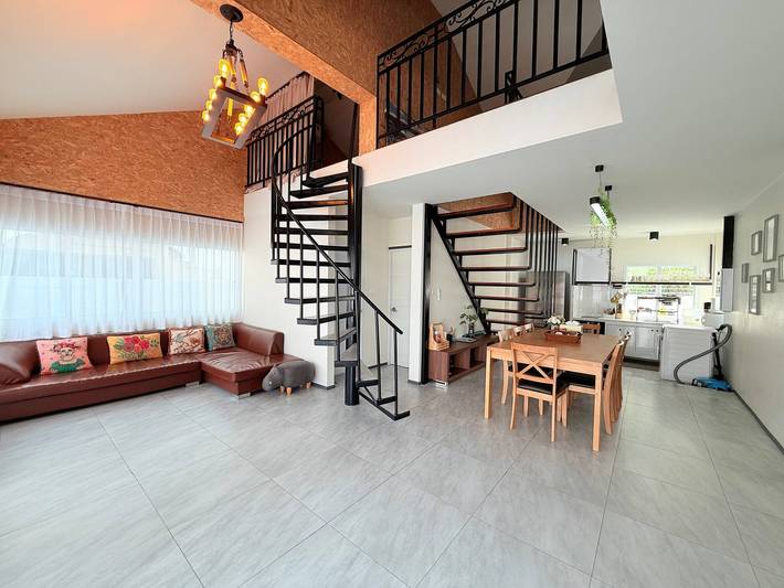 Villa for 8 people, with yard and balcony as well as hot tub in Pattaya