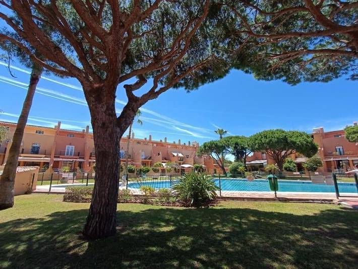 Apartamento para 6 personas, con Terraza y Jardín además de Piscina y Vistas en Sancti Petri
