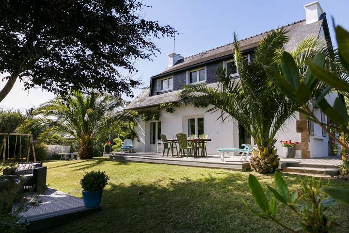 Gîte pour 7 personnes, avec Terrasse et Jardin ainsi que Piscine et Vue à Louannec - 2