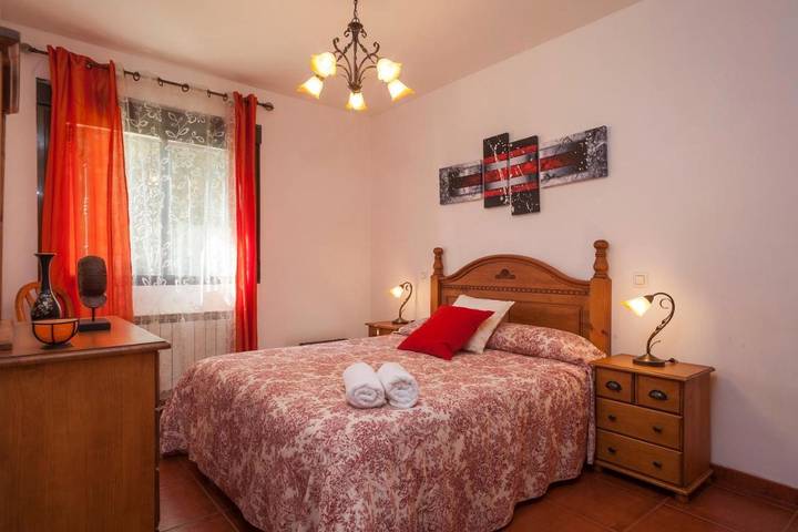 Casa rural para 12 personas, con piscina además de vistas y jardín en Valle del Tiétar - 4