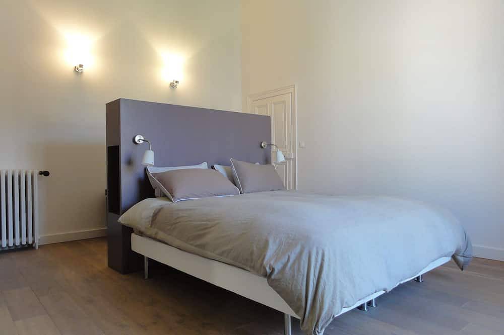 Gorgeous Fully Restored Villa with Pool, 20 Min From Beaches near Montpellier in Baillargues, Côte d'Améthyste