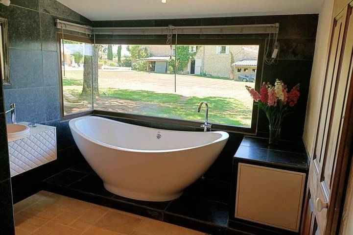 Gîte pour 20 personnes, avec jardin et jacuzzi à Upie - 2