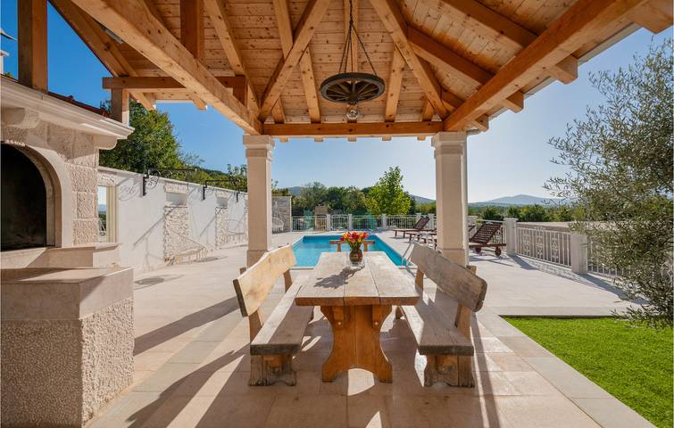 Reizende 1-Zimmer-Wohnung mit Pool, Terrasse und WLAN in Cista Provo, Makarska Riviera