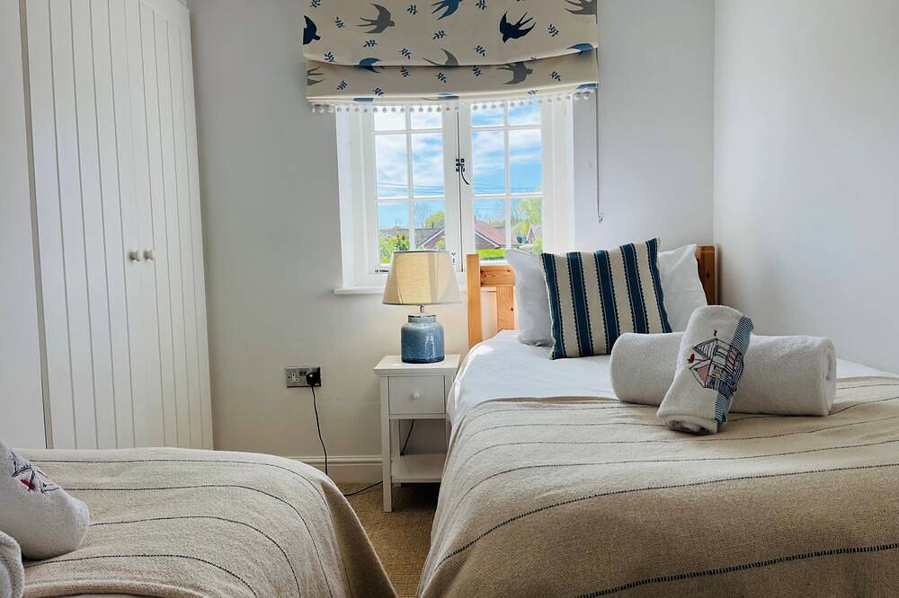 Pantiles - sleeps 4 guests  in 2 bedrooms in Burnham Market, Norfolk Coast