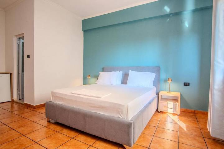 Chambre d’hôte pour 3 personnes, avec jardin à Himarë - 4