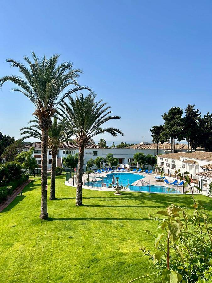 Apartamento para 4 personas, con piscina además de vistas y jardín en El Paraíso