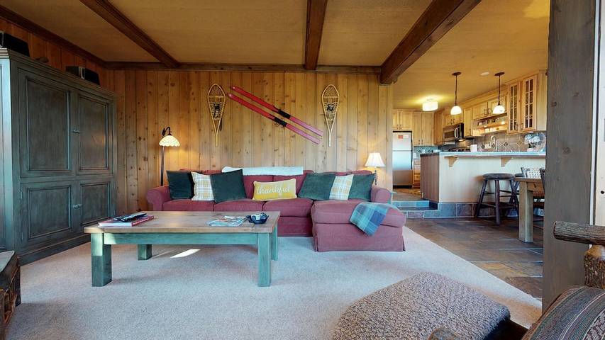 Vacation apartment for 7 people, with sauna and pool as well as hot tub and terrace in Mammoth Lakes