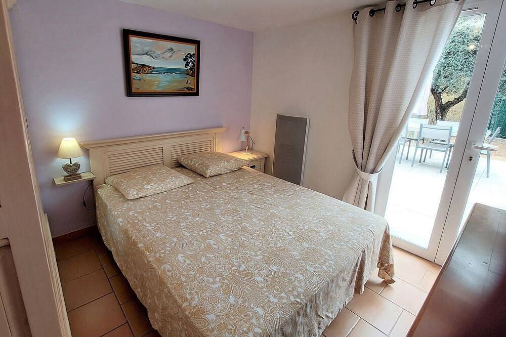 Gite Les Pins climatisé Wifi piscine rez-de-jardin villa provençale 2 personnes in Peymeinade, Côte méditerranéenne (France)