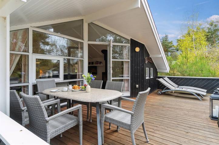 Strandhaus für 6 Personen, mit Terrasse und Whirlpool auf Bornholm