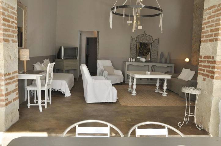 Location de vacances pour 8 personnes, avec piscine ainsi que jardin et vue à Penne-d'Agenais - 2