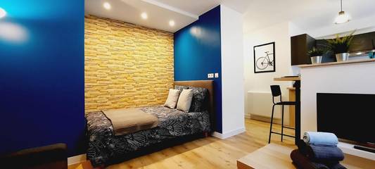Gîte pour 3 personnes, avec vue et jardin dans Office De Tourisme Challes Les Eaux
