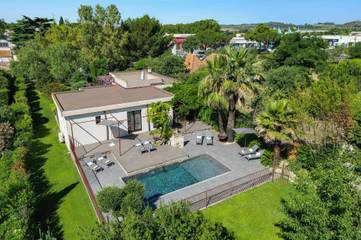 Location de vacances pour 12 personnes, avec jardin à Pézenas