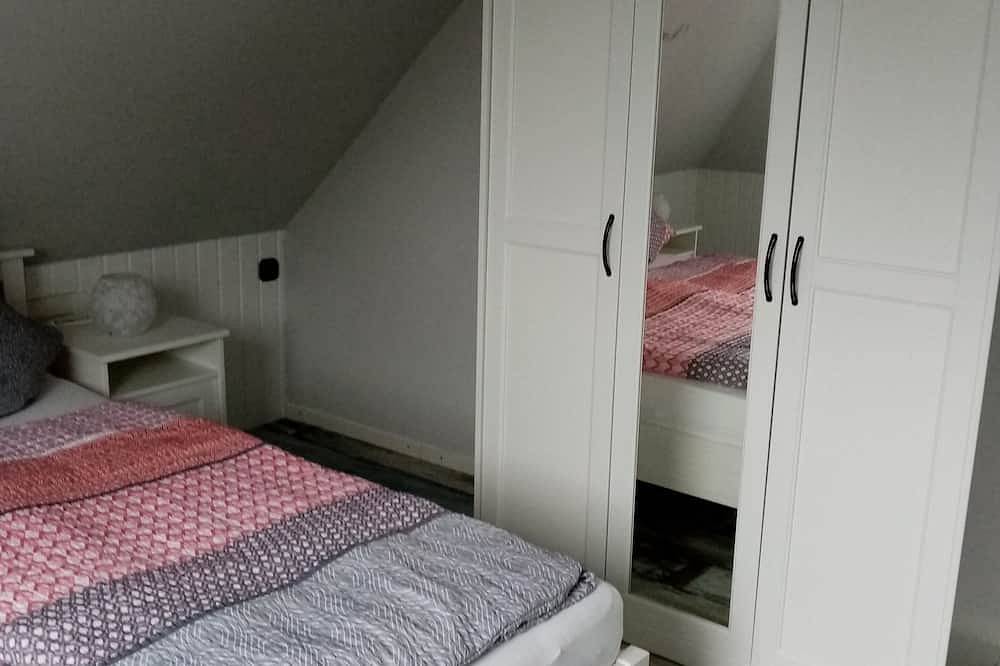 Ganze Wohnung, Liebevoll eingerichtete Fewo freut sich auf  kleine und große Gäste. in Friedeburg, Landkreis Wittmund