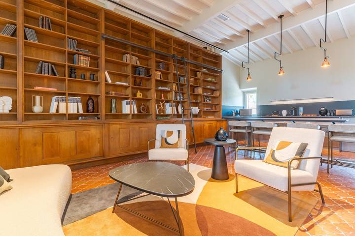 Appartamento intero, Spazioso loft di design e nuovo in un castello. Aix. in Châteauneuf-le-Rouge, Aix-en-Provence e dintorni
