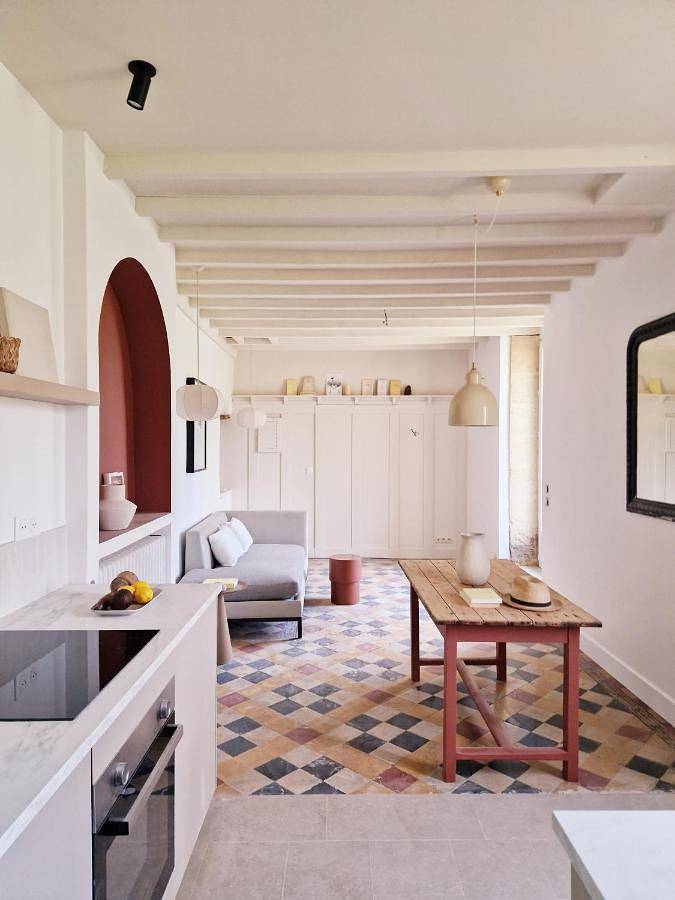 Location de vacances pour 4 personnes, avec Terrasse et Jardin ainsi que Piscine et Vue à Saint-Romain-la-Virvée