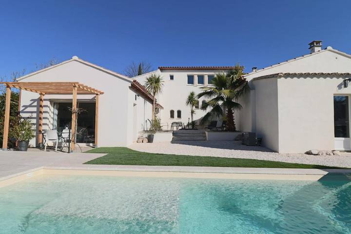 Maison de vacances pour 2 personnes, avec Terrasse ainsi que Jardin et Piscine