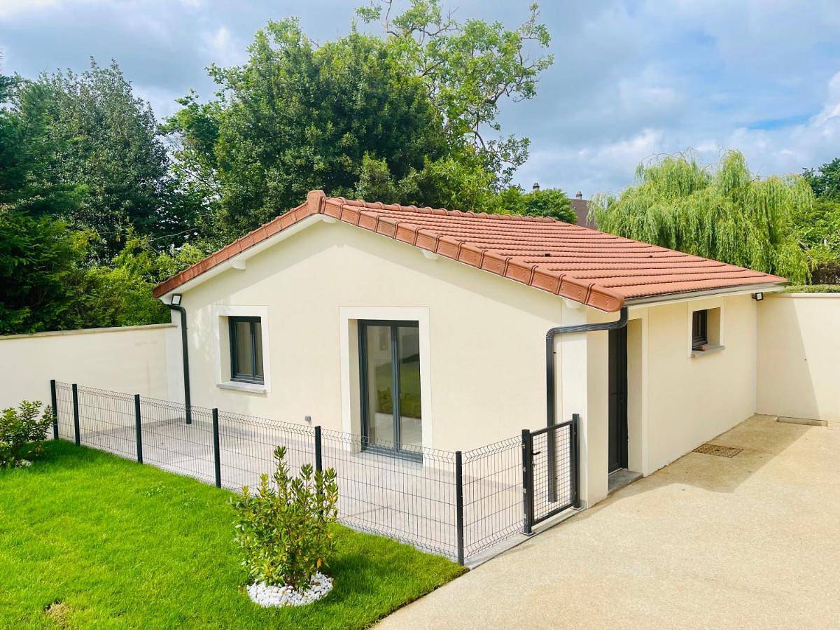 One-Bedroom House in Juvisy-sur-Orge, Essonne